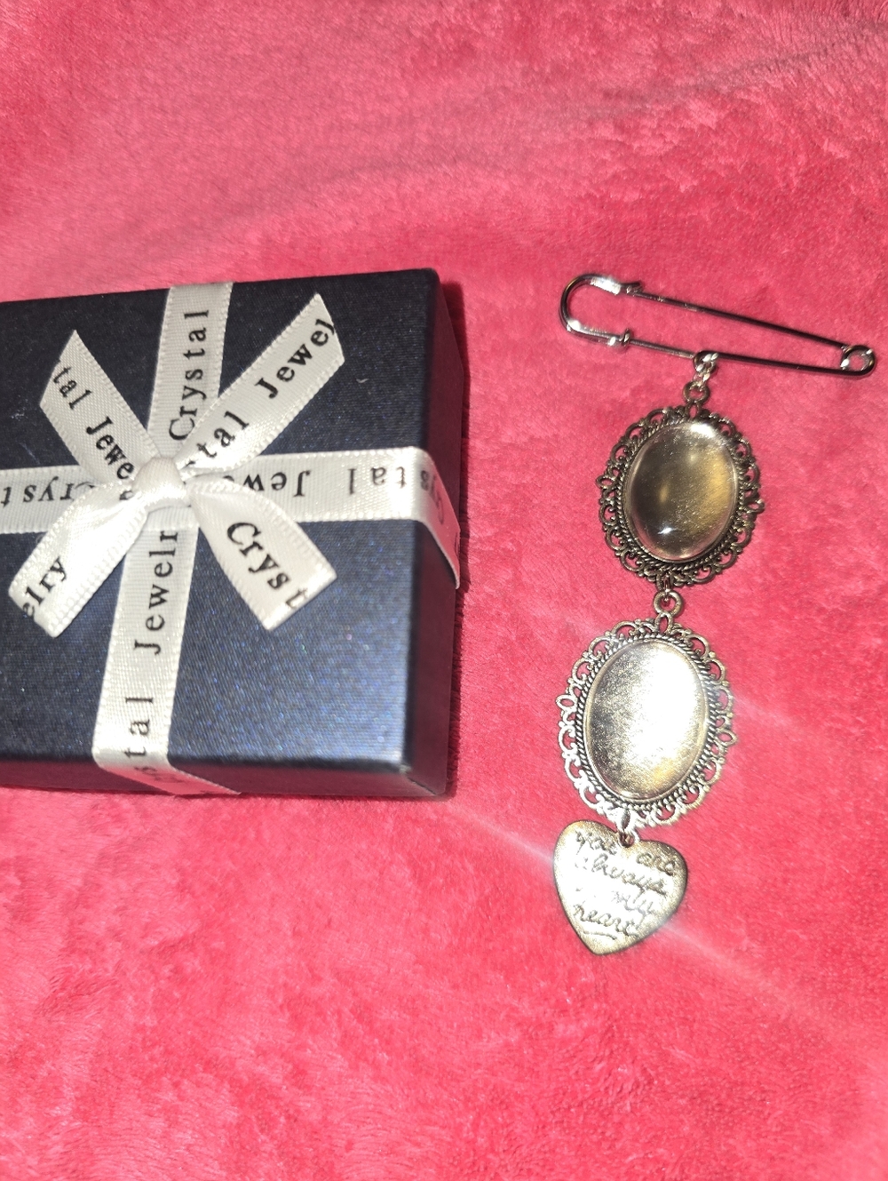 New 3 Crystal Remembrance Pin To Put Photos